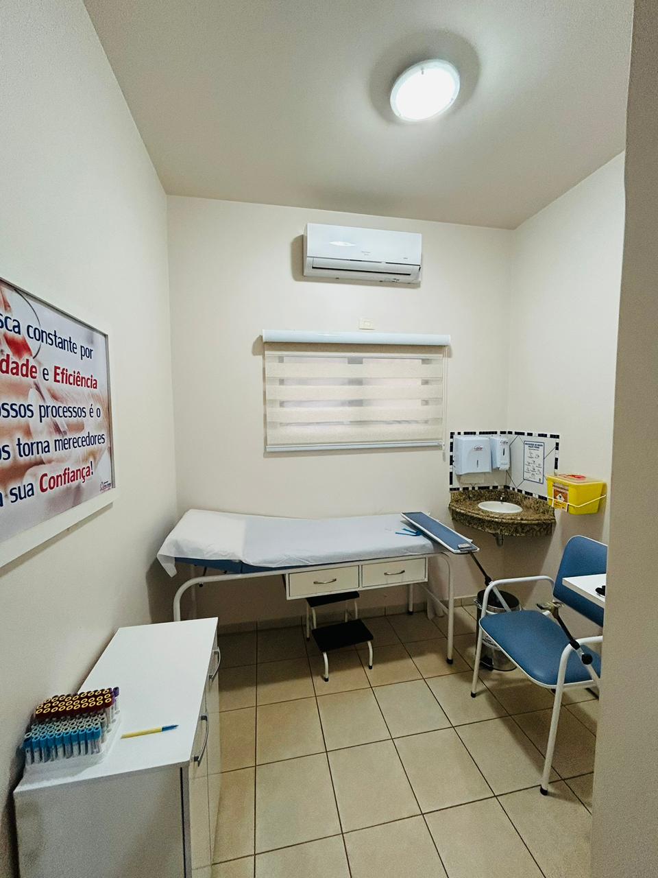 Sala de coleta completa do Laboratório São Lucas